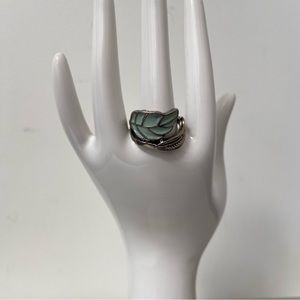 Vintage women silver green enamel silver plated unmarked ring. Size 7. Used.